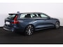 Volvo V60 T6 Recharge AWD Essential Bright - IntelliSafe Assist & Surround - Parkeercamera achter - Verwarmde voorstoelen, stuur & achterbank - Parkeersensoren voor & achter - High Performance audio - Elektr. inklapbare trekhaak - 18' LMV