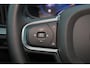Volvo V60 T6 Recharge AWD Essential Bright - IntelliSafe Assist & Surround - Parkeercamera achter - Verwarmde voorstoelen, stuur & achterbank - Parkeersensoren voor & achter - High Performance audio - Elektr. inklapbare trekhaak - 18' LMV
