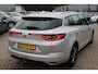 Renault Megane Estate 1.5 dCi Limited Navigatie, Trekhaak, Climate control, Cruise control, Lichtmetalen wielen