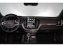 Volvo XC60 T8 Recharge AWD Ultra Black Edition - Luchtvering - Panorama/schuifdak - IntelliSafe Assist & Surround - 360º Camera - Harman/Kardon audio - Adaptieve LED koplampen - Verwarmde voorstoelen, stuur & achterbank - Parkeersensoren voor & achter - Elektr. bedienb. voorstoelen met geheugen - Head up display - Draadloze tel. lader - Extra getint glas - Elektr. inklapbare trekhaak - 21' LMV