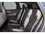 Volvo XC60 T8 Recharge AWD Ultra Black Edition - Luchtvering - Panorama/schuifdak - IntelliSafe Assist & Surround - 360º Camera - Harman/Kardon audio - Adaptieve LED koplampen - Verwarmde voorstoelen, stuur & achterbank - Parkeersensoren voor & achter - Elektr. bedienb. voorstoelen met geheugen - Head up display - Draadloze tel. lader - Extra getint glas - Elektr. inklapbare trekhaak - 21' LMV