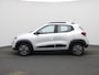 Dacia Spring Comfort 45Pk 27 kWh | Airco | Bluetooth Telefoon Voorbereiding | DAB Radio | Elektrische Ramen Voor | Snelheidsbegrenzer | Licht Sensor | Centrale Deurvergrendeling Met Afstandsbediening | (Half) Lederen bekleding |