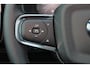 Volvo XC40 T5 Recharge Ultimate Dark Panorama/schuifdak - IntelliSafe Assist & Surround - 360º Camera - Harman/Kardon audio - Verwarmde voorstoelen & stuur - Parkeersensoren voor & achter - Extra getint glas - 19' LMV