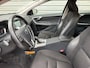 Volvo V60 Cross Country 2.0 D3 Momentum / bi-xenon koplampen / Trekhaak / Verwarmbare voorruit /