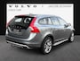 Volvo V60 Cross Country 2.0 D3 Momentum / bi-xenon koplampen / Trekhaak / Verwarmbare voorruit /