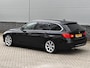 BMW 3-Serie Touring 328i Upgrade Edition | Leder | Navigatie | LED | Cruise | PDC |