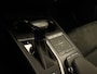 Lexus UX 250h Preference Line - CLIMATE CONTROL - ALCANTARA BEKLEDING - PARKEERSENSOREN VOOR/ ACHTER - CAMERA - DODEHOEK DETECTIE - KEYLESS ENTRY/ START - APPLE CARPLAY/ ANDROID AUTO