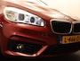 BMW 2-Serie Active Tourer 218i High Executive - ELEKTRISCHE ACHTERKLEP - KEYLESS START - VOORSTOELEN VERWARMD - NAVIGATIE - CRUISE CONTROL - CLIMATE CONTROL- BLUETOOTH - SPORTSTOELEN- MISTLAMPEN VOOR