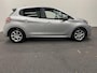 Peugeot 208 1.2 PureTech Style Automaat  Lage Km Navi Bluetooth + AUX Cruise Control Snelheidsbegrenzer Airco Getinte Ramen Lichtmetalen Velgen Led Dagrijverlichting