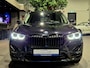 BMW X1 xDrive25e High Executive Sportline | Black edition | Camera | HUD | Leder | Trekhaak | Navigatie | Stoelverwarming | Carplay
