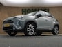 Toyota Yaris Cross 1.5 Hybrid 130 Launch Edition - ORIGINEEL NEDERLANDSE AUTO - TREKHAAK TREKGEWICHT 750 KG - ELEKTRISCHE ACHTERKLEP - AFKOMSTIG VAN 1E EIGENAAR - CAMERA - NAVIGATIE - HEAD UP DISPLAY - PARKEERSENSOREN VOOR/ ACHTER - STUUR EN STOEL VERWARMING