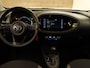 Toyota Aygo X 1.0 VVT-i S-CVT first - ORIGINEEL NEDERLANDSE AUTO - CLIMATE CONTROL - CAMERA - ADAPTIEVE CRUISE CONTROL - 17 INCH LICHT METALEN VELGEN - APPLE CARPLAY/ ANDROID AUTO - DONKER GETINTE RAMEN ACHTER - MISTLAMPEN VOOR