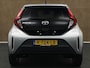 Toyota Aygo X 1.0 VVT-i S-CVT first - ORIGINEEL NEDERLANDSE AUTO - CLIMATE CONTROL - CAMERA - ADAPTIEVE CRUISE CONTROL - 17 INCH LICHT METALEN VELGEN - APPLE CARPLAY/ ANDROID AUTO - DONKER GETINTE RAMEN ACHTER - MISTLAMPEN VOOR
