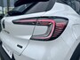 Renault Captur 1.6 E-Tech Full Hybrid 145 Techno | Stoel+Stuurverwarming | Climate Control | Draadloze Telefoonlader | Camera + Sensoren | Two-Tone | Apple CarPlay/Android Auto