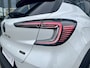 Renault Captur 1.6 E-Tech Full Hybrid 145 Techno | Stoel+Stuurverwarming | Climate Control | Draadloze Telefoonlader | Camera + Sensoren | Two-Tone | Apple CarPlay/Android Auto