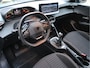 Peugeot 208 100 Pk Benzine Active * Nieuw Model * Navigatie * Airco * Cruise Control * Dab Radio * Yathzee * Draadloos Apple Car Play / Android Auto * Vingerhoets; Vierde Generatie Eersteklas Service !