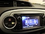 Toyota Yaris 1.5 Full Hybrid Dynamic - ORIGINEEL NEDERLANDSE AUTO - PANORAMADAK - 4 X ELEKTRISCHE RAMEN - KEURIG ONDERHOUDEN / BOEKJES AANWEZIG - ACHTERSPOILER - ARMSTEUN VOOR - HALF LEDEREN BEKLEDING - NAVIGATIE - CAMERA - DONKER GETINTE RAMEN ACHTER - CLIMATE CONTROL -