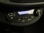 Toyota Yaris 1.5 Full Hybrid Dynamic - ORIGINEEL NEDERLANDSE AUTO - PANORAMADAK - 4 X ELEKTRISCHE RAMEN - KEURIG ONDERHOUDEN / BOEKJES AANWEZIG - ACHTERSPOILER - ARMSTEUN VOOR - HALF LEDEREN BEKLEDING - NAVIGATIE - CAMERA - DONKER GETINTE RAMEN ACHTER - CLIMATE CONTROL -