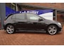 Volkswagen Golf 1.0 TSI Highline Business R Line+Alcantara+stoel-verwarming+Parkeer-Hulp+17"Lmv = SUPER PRIJS !! +APK 2027 !!