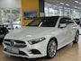 Mercedes-Benz A-klasse 250e AMG ** LED, MBUX+, DISTR, PANORAMA, HuD, 2-Zone CLIMA, 19-inch LMV,  ** 1e EIG - UNFALLFREI ** ** INFORMEER OOK NAAR ONZE AANTREKKELIJKE FINANCIAL-LEASE TARIEVEN **