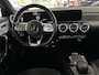 Mercedes-Benz A-klasse 250e AMG ** LED, MBUX+, DISTR, PANORAMA, HuD, 2-Zone CLIMA, 19-inch LMV,  ** 1e EIG - UNFALLFREI ** ** INFORMEER OOK NAAR ONZE AANTREKKELIJKE FINANCIAL-LEASE TARIEVEN **