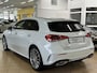 Mercedes-Benz A-klasse 250e AMG ** LED, MBUX+, DISTR, PANORAMA, HuD, 2-Zone CLIMA, 19-inch LMV,  ** 1e EIG - UNFALLFREI ** ** INFORMEER OOK NAAR ONZE AANTREKKELIJKE FINANCIAL-LEASE TARIEVEN **