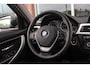BMW 3-Serie 320i F30 Sedan Executive | 1e eigenaar | Automaat | 184 pk | Trekhaak | Head-up | Navi | PDC | Cruise control | Climate control | Rij-modus | Sportstuur | Origineel ➡️