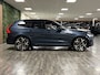 Volvo XC60 T6 AWD Recharge Ultra Black Edition | Full Option! | Luchtvering | Bowers & Wilkins | Trekhaak | Stoelventilatie | 360° Camera | Head-Up Display | Stoelmassage | Adaptieve Cruise Control | Stoelverwarming voor+achter | Stuurwielverwarming | Full LED Meest
