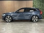 Volvo XC60 T6 AWD Recharge Ultra Black Edition | Full Option! | Luchtvering | Bowers & Wilkins | Trekhaak | Stoelventilatie | 360° Camera | Head-Up Display | Stoelmassage | Adaptieve Cruise Control | Stoelverwarming voor+achter | Stuurwielverwarming | Full LED Meest