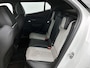 Peugeot e-2008 GT Pack 50kWh 136pk Automaat | 1ste eigenaar | 3 FASE | Schuif/Kanteldak | Dodehoekdetectie | LEER/Alcantara | Camera | LED lampen |