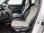 Peugeot e-2008 GT Pack 50kWh 136pk Automaat | 1ste eigenaar | 3 FASE | Schuif/Kanteldak | Dodehoekdetectie | LEER/Alcantara | Camera | LED lampen |
