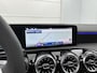 Mercedes-Benz A-klasse 250 e Business Solution AMG | Nightpakket | Panoramaschuifdak | Multibeam LED | Stoelverwarming voor | Smartphone integratie | KEYLESS GO | Extra USB-poorten |