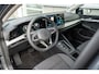 Volkswagen Golf Life Edition eHybrid | 'App-Connect' draadloze smartphone integratie | Achterbank in ongelijke delen neerklapbaar incl. middenarmsteun en doorlaadmogelijkheid | Afstandscontrolesysteem (Front Assist)