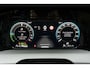 Volkswagen Golf Life Edition eHybrid | 'App-Connect' draadloze smartphone integratie | Achterbank in ongelijke delen neerklapbaar incl. middenarmsteun en doorlaadmogelijkheid | Afstandscontrolesysteem (Front Assist)