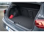 Volkswagen Golf Life Edition eHybrid | 'App-Connect' draadloze smartphone integratie | Achterbank in ongelijke delen neerklapbaar incl. middenarmsteun en doorlaadmogelijkheid | Afstandscontrolesysteem (Front Assist)