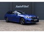 BMW 3-Serie Touring 330e M-Sport | 19,5 kWh | Panodak | Head-Up | Memory | Trekhaak | 360° Camera | Fabrieksgarantie