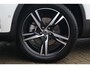 Volvo XC40 2.0 B3 Plus Dark | Adaptive cruise control | Pixel LED koplampen | 360 camera | 19" velgen | Getint glas | Dode hoek detectie BLIS |