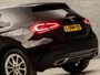 Mercedes-Benz A-klasse 200 Sport 164Pk Automaat (GROOT NAVI, CAMERA, GETINT GLAS, LEDER, STOELVERWARMING, SPORTSTOELEN, CRUISE, PARKEERSENSOREN, NIEUWSTAAT)