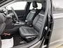 Citroën E-C4 EV Shine 50 kWh 136pk | Navigatie | Achteruitrijcamera | Lederen bekleding | Stoelen elektrisch+massage+verwarmd | Dodehoeksensor | Climate Control | Adaptieve Cruise Control | Head-up display | Full Led koplampen | Parkeersensoren v+a | Keyless | Apple Carplay / Android Auto | Bluetooth | DAB+ radio | 18" lichtmetalen velgen |