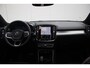 Volvo XC40 B4 Plus Black Edition Panoramisch Schuif-/Kanteldak | Adaptieve Cruise Control met Pilot Assist | Premium Audio by Harman Kardon | Elektrisch bedienbare bestuurdersstoel met geheugen | 360 Parkeercamera | Park Assist voor + achter | Verwarmbare voorstoelen + stuurwiel | Adaptieve koplampen | 20 inch Lichtmetalen velgen
