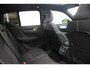 Volvo XC40 B4 Plus Black Edition Panoramisch Schuif-/Kanteldak | Adaptieve Cruise Control met Pilot Assist | Premium Audio by Harman Kardon | Elektrisch bedienbare bestuurdersstoel met geheugen | 360 Parkeercamera | Park Assist voor + achter | Verwarmbare voorstoelen + stuurwiel | Adaptieve koplampen | 20 inch Lichtmetalen velgen