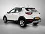 Kia Stonic 1.0 MHEV DynamicLine 100pk | Navigatie | Climate Control | Cruise Control | Achteruitrijcamera | Parkeersensoren Achter | LED | 15" Lichtmetalen Velgen | DAB Ontvanger | Apple Carplay/Android Auto |