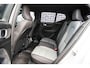 Volvo XC40 B4 Core | Adaptieve Cruise Control | Trekhaak | Standkachel | Keyless | Parkeercamera | Dodehoek Detectie | Donker Getint Glas | Stoel-/Stuurverwarming |