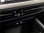 Volkswagen Golf 2.0 TDI Golf (APPLE CARPLAY, GROOT NAVI, KEYLESS, SPORTSTOELEN, PARKEERSENSOREN, SFEERVERLICHTING, STUUR/STOELVERWARMING, LM VELGEN, NIEUWE APK, NIEUWSTAAT)