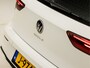 Volkswagen Golf 2.0 TDI Golf (APPLE CARPLAY, GROOT NAVI, KEYLESS, SPORTSTOELEN, PARKEERSENSOREN, SFEERVERLICHTING, STUUR/STOELVERWARMING, LM VELGEN, NIEUWE APK, NIEUWSTAAT)
