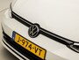Volkswagen Golf 2.0 TDI Golf (APPLE CARPLAY, GROOT NAVI, KEYLESS, SPORTSTOELEN, PARKEERSENSOREN, SFEERVERLICHTING, STUUR/STOELVERWARMING, LM VELGEN, NIEUWE APK, NIEUWSTAAT)