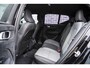 Volvo XC40 2.0 B3 Plus Dark | Adaptive cruise control | 360 camera | Pixel LED koplampen | Stoel- en stuurwielverwarming | Getint glas | Dode hoek detectie BLIS |