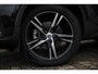 Volvo XC40 2.0 B3 Plus Dark | Adaptive cruise control | 360 camera | Pixel LED koplampen | Stoel- en stuurwielverwarming | Getint glas | Dode hoek detectie BLIS |