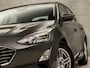 Ford Focus 1.0 EcoBoost Titanium Sport Automaat (APPLE CARPLAY, GROOT NAVI, STUUR/STOELVERWARMING, KEYLESS, LM VELGEN, SPORTSTOELEN, PARKEERSENSOREN, DAB+, LANE ASSIST, NIEUWE APK, NIEUWSTAAT)