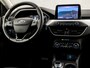 Ford Focus 1.0 EcoBoost Titanium Sport Automaat (APPLE CARPLAY, GROOT NAVI, STUUR/STOELVERWARMING, KEYLESS, LM VELGEN, SPORTSTOELEN, PARKEERSENSOREN, DAB+, LANE ASSIST, NIEUWE APK, NIEUWSTAAT)